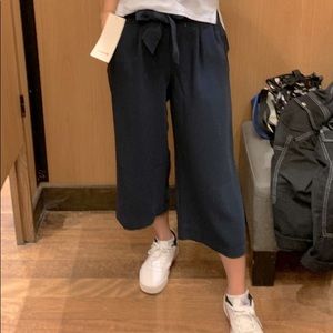 ✨NWT✨ Lululemon Noir Crop - Black